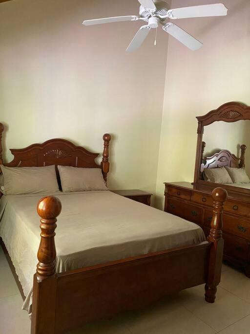 Sunset Palms & Villa Management Ltd Richmond Экстерьер фото